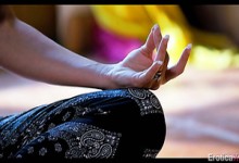 Brandi Love verwandelt Yoga in einen fantastischen MFF-Dreier am Morgen